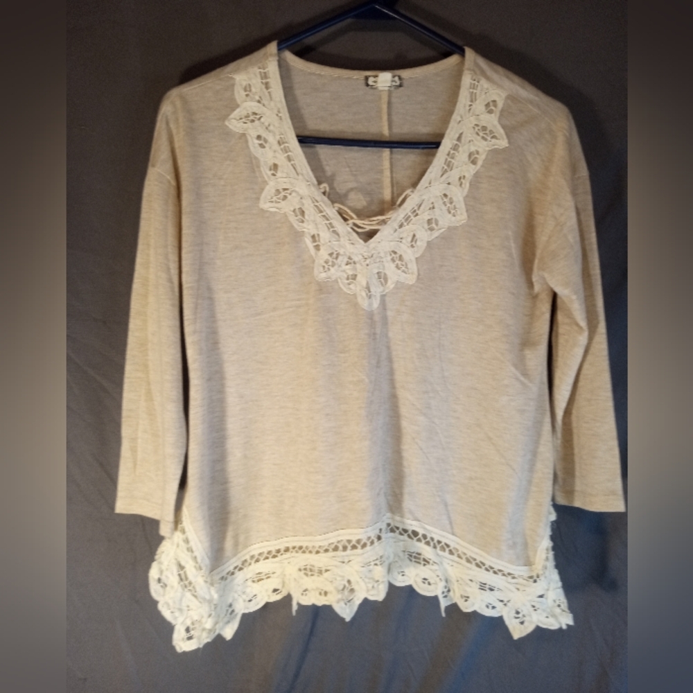 Eyeshadow Cream Lace Trim V-Neck Blouse